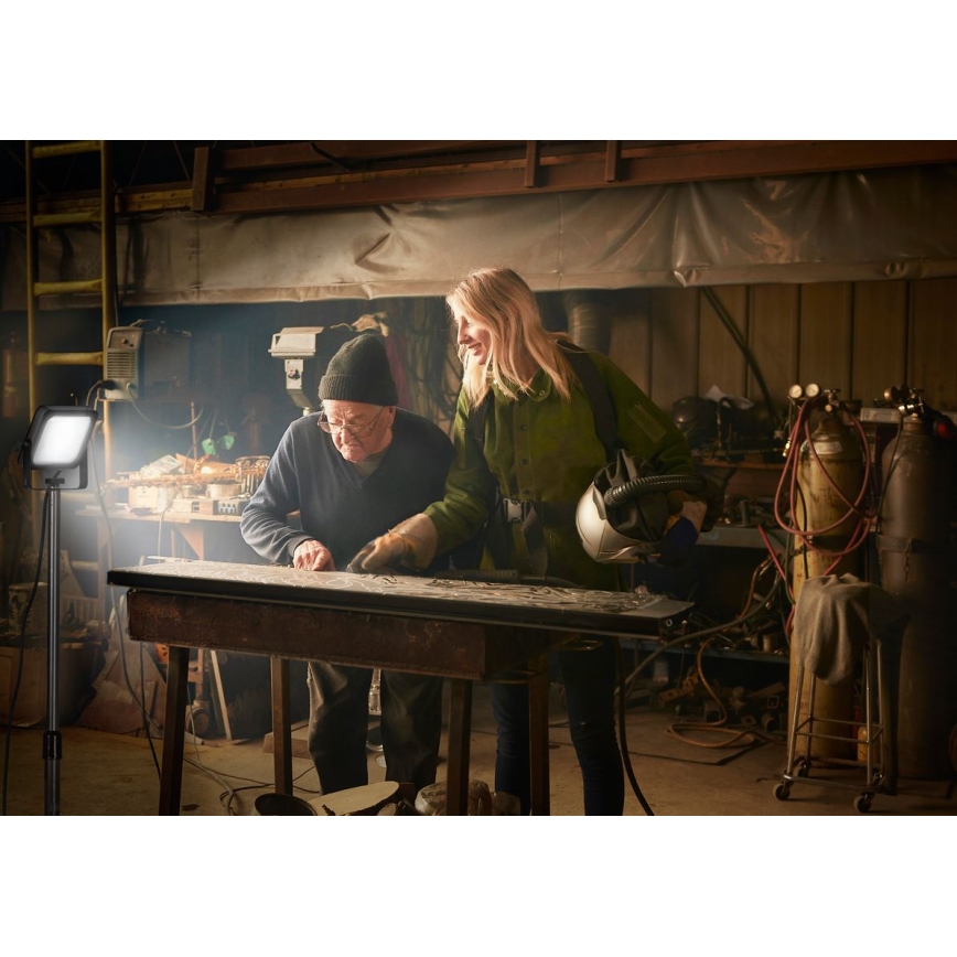Ledvance - LED-ulkovalonheitin kanssa holder WORKLIGHT TRIPOD LED/30W/230V 6500K IP65