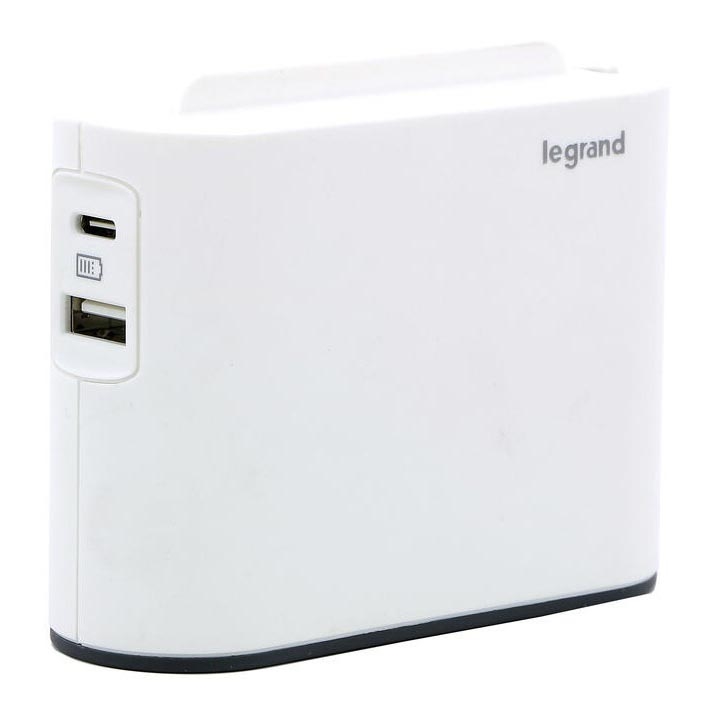 Legrand 049401 - Pistokkeen jakaja 2Z Tyyppi C + USB-A + USB-C valkoinen