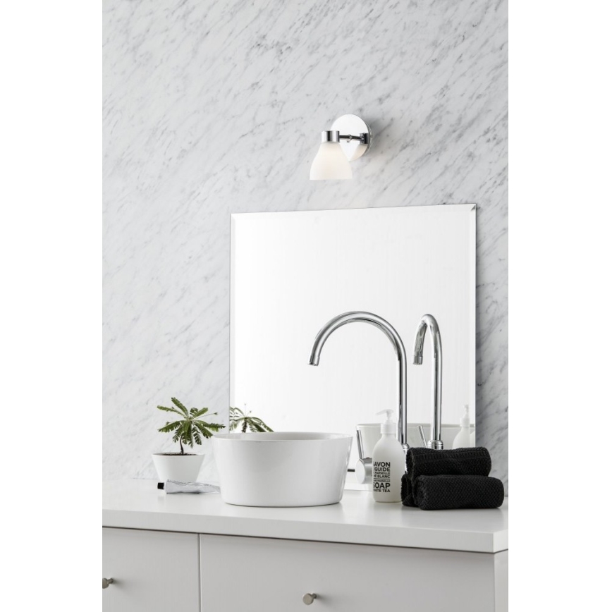Markslöjd 106367 - Kylpyhuoneen seinävalaisin CASSIS 1xG9/18W/230V IP44