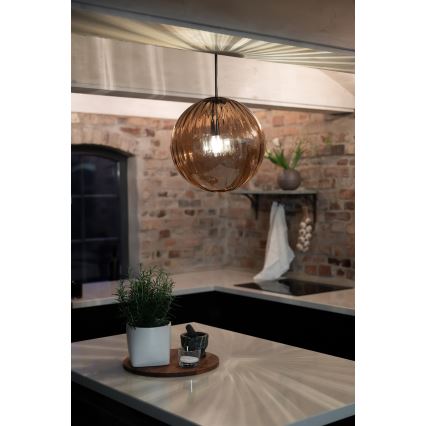 Markslöjd 108763 - Kattokruunu johdossa FENGARI 1xE14/40W/230V beige