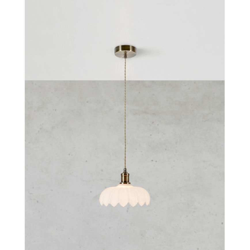 Markslöjd 108857 - Kattokruunu johdossa KURAGE 1xE27/40W/230V messinki/valkoinen
