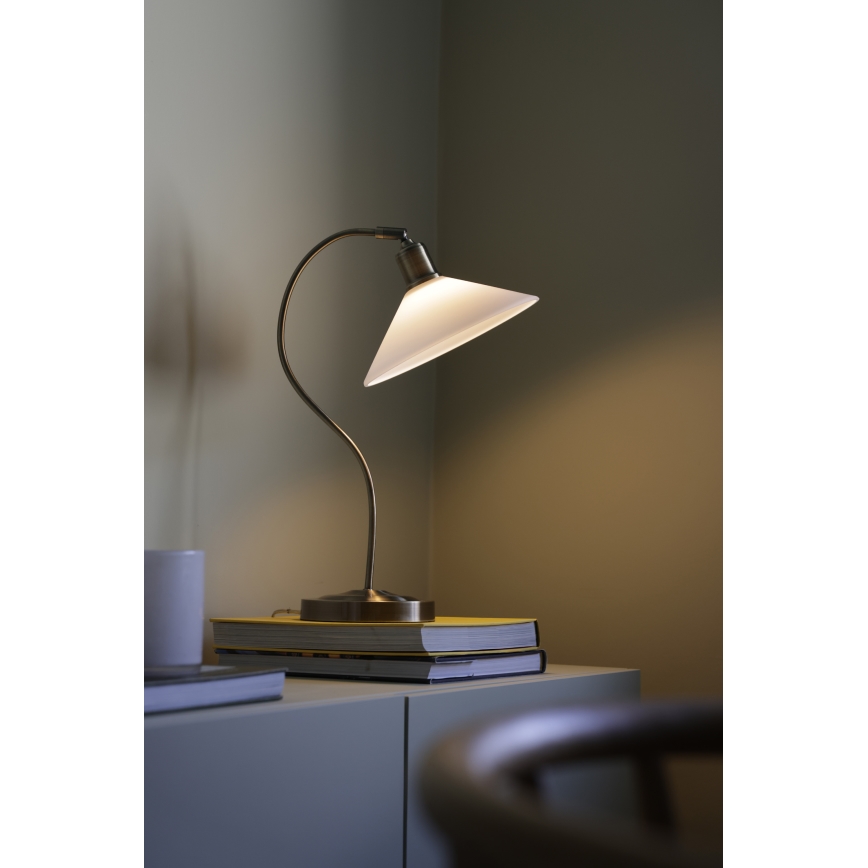Markslöjd 108863 - Pöytävalaisin VELA 1xE27/40W/230V messinki/valkoinen