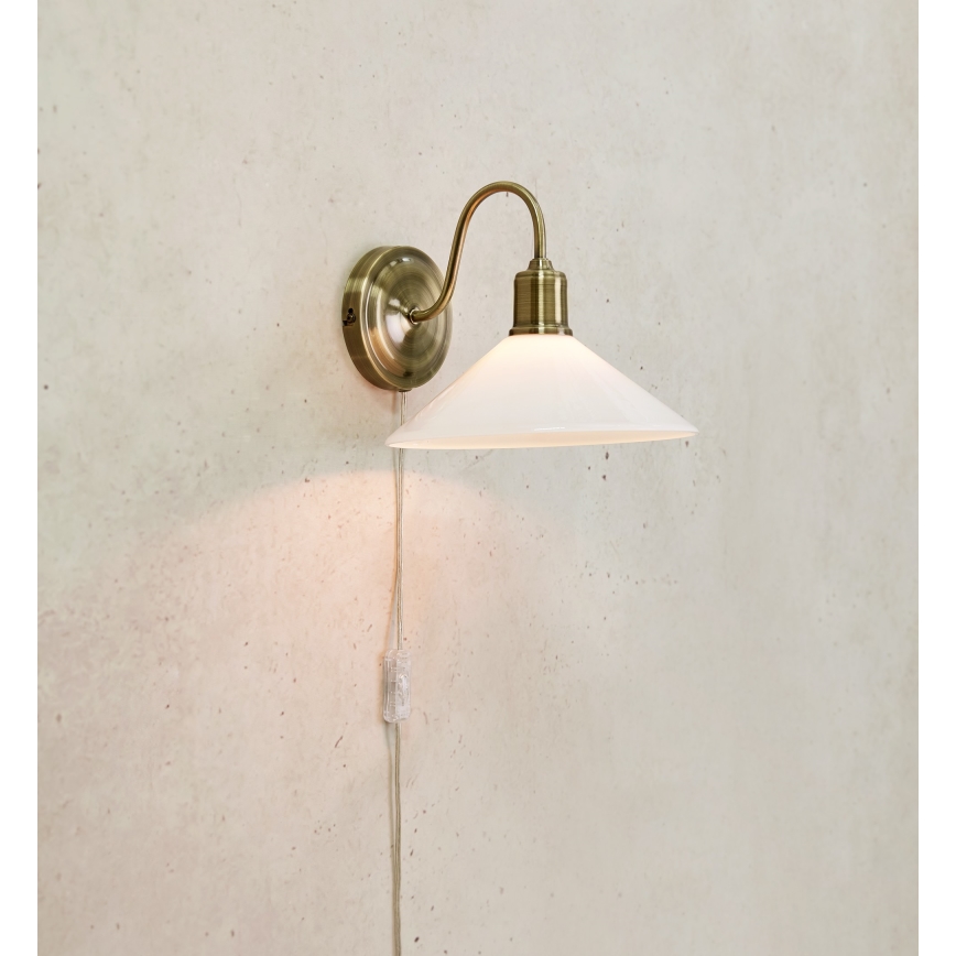 Markslöjd 108865 - Seinävalaisin VELA 1xE27/40W/230V messinki/valkoinen