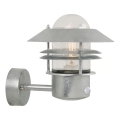 Nordlux - Ulkovalo anturilla BLOKHUS 1xE27/60W/230V IP54 hopea