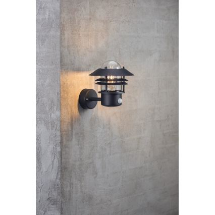 Nordlux - Ulkovalo anturilla BLOKHUS 1xE27/60W/230V IP54
