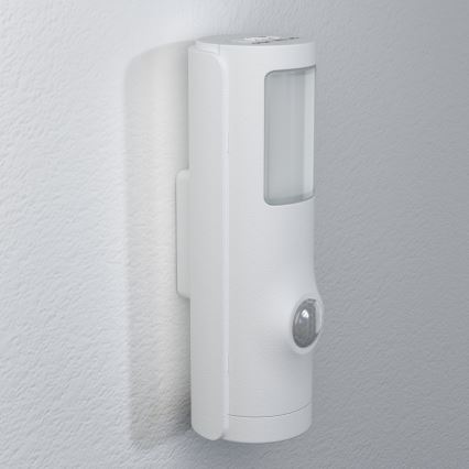 Osram - LED-opastevalaisin NIGHTLUX liike- ja hämäräkytkimellä LED/0,35W/3xAAA IP54 valkoinen