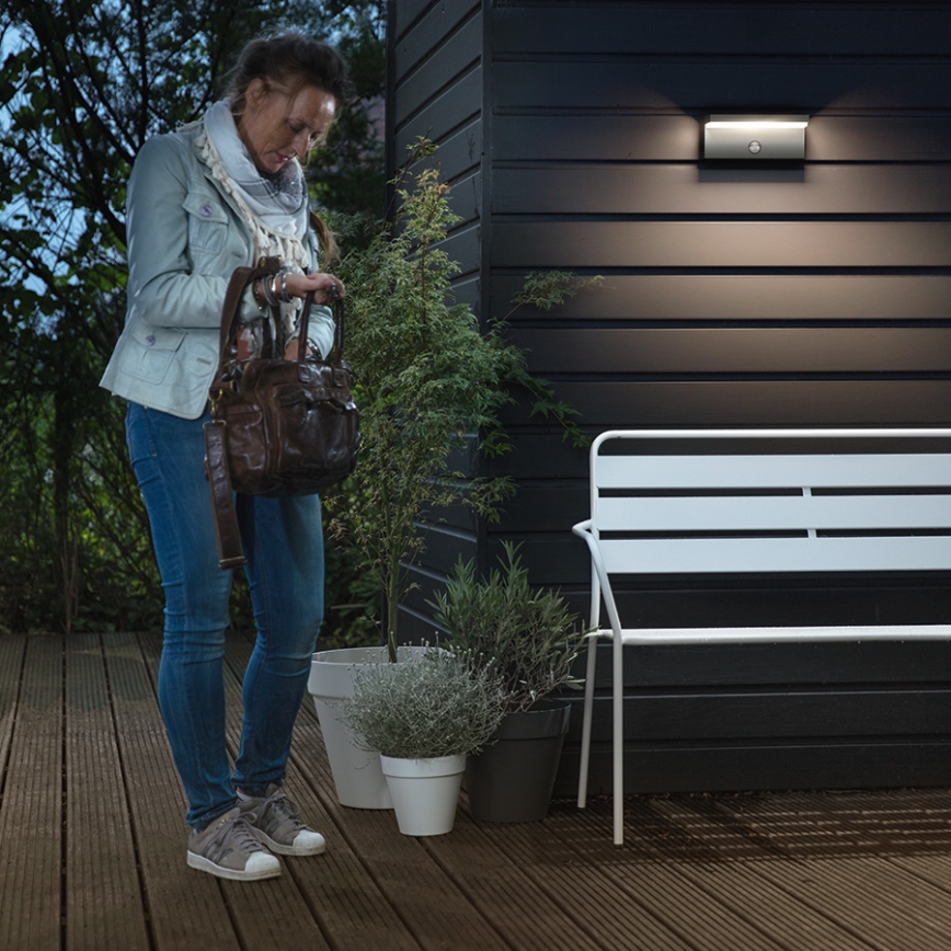 Philips - LED Ulkovalo anturilla 2xLED/4,5W/230V 2700K IP44