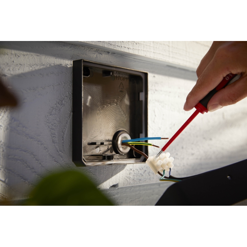 Philips - LED RGBW Himmennettävä ulko reflektor Hue DISCOVER 2xLED/15W/230V 2000-6500K IP44