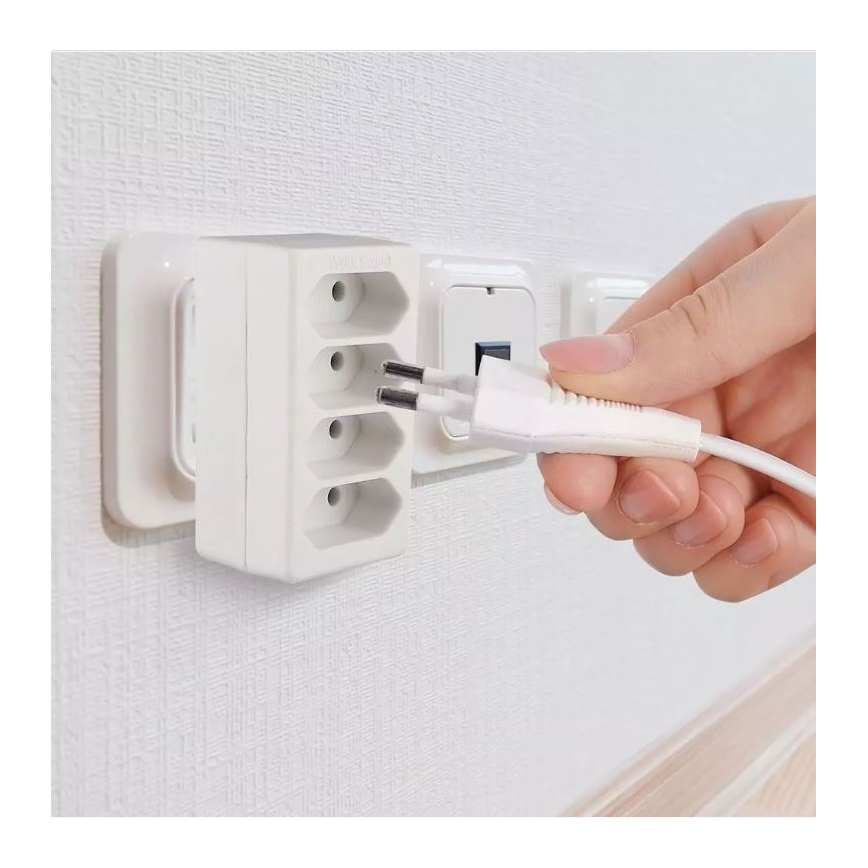 Pistokkeenjakaja 4x2,5A / 230V