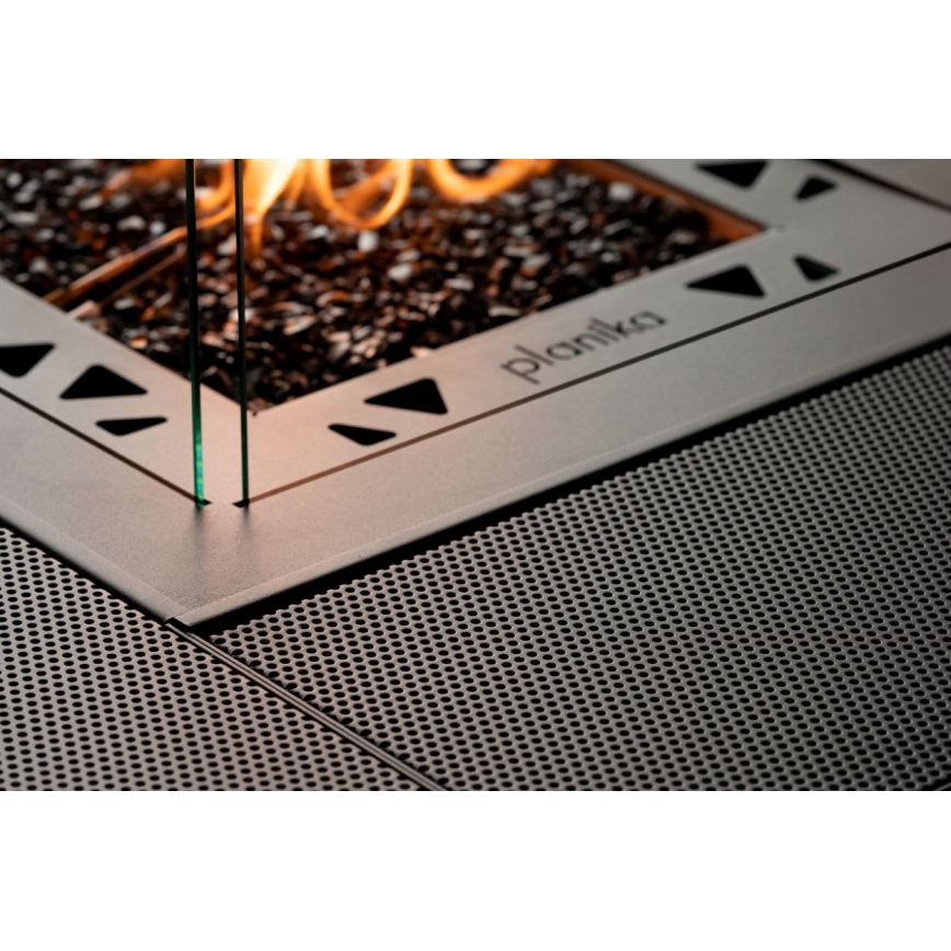 Planika - Ulkokäyttöön tarkoitettu kaasukamiina 79,7x90 cm 10 kW 1xAAA musta + suojapeite
