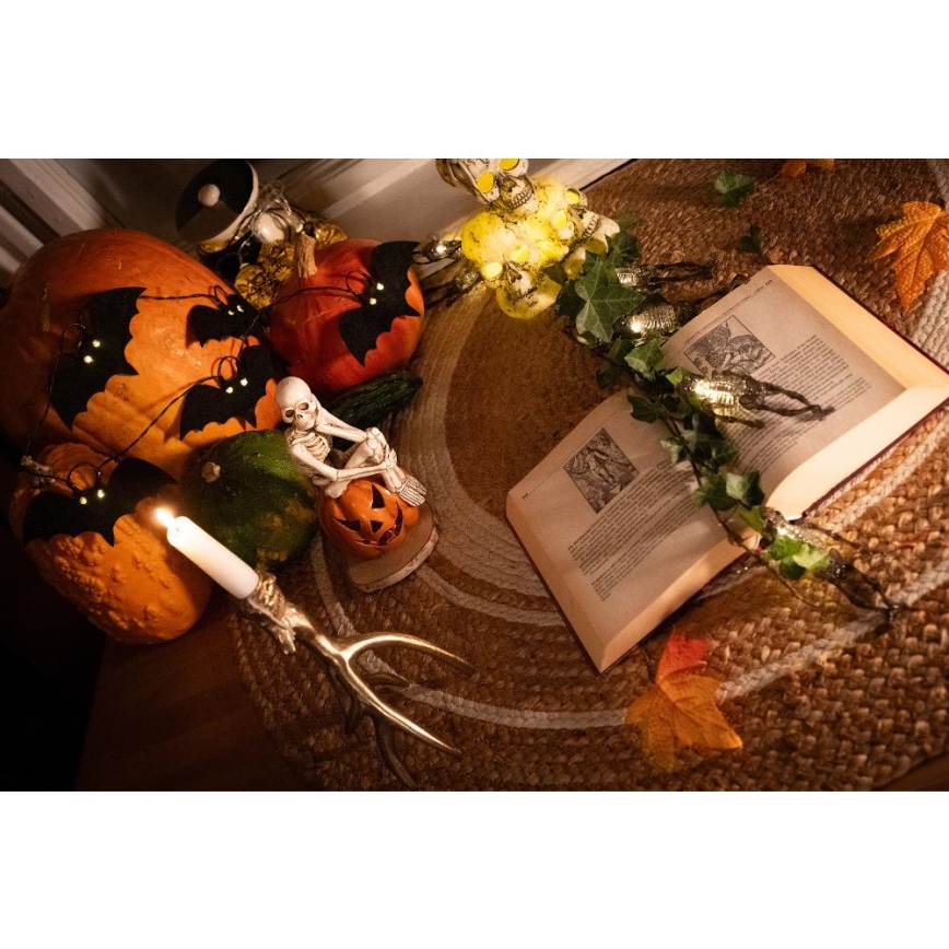 LED-koristeketju HALLOWEEN 10xLED/2xAA/lämpimänvalkoinen 1,3m lepakoita