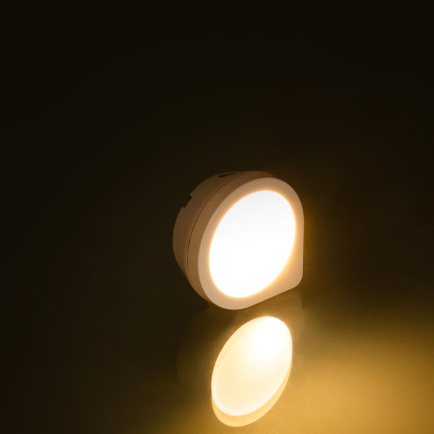 LED Pistorasian suuntavalo anturilla LED/0,4W/230V 3000K valkoinen