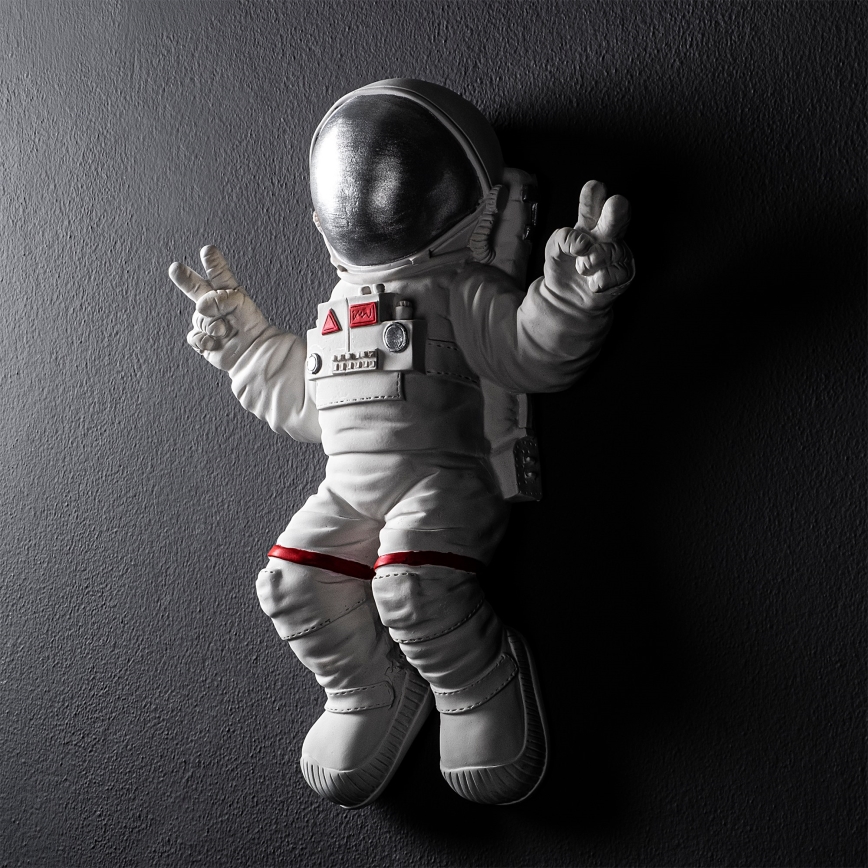 Seinäkoriste 47x35 cm astronaut hopea