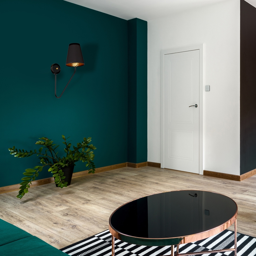 Seinävalaisin VICTORIA 1xE27/60W/230V musta