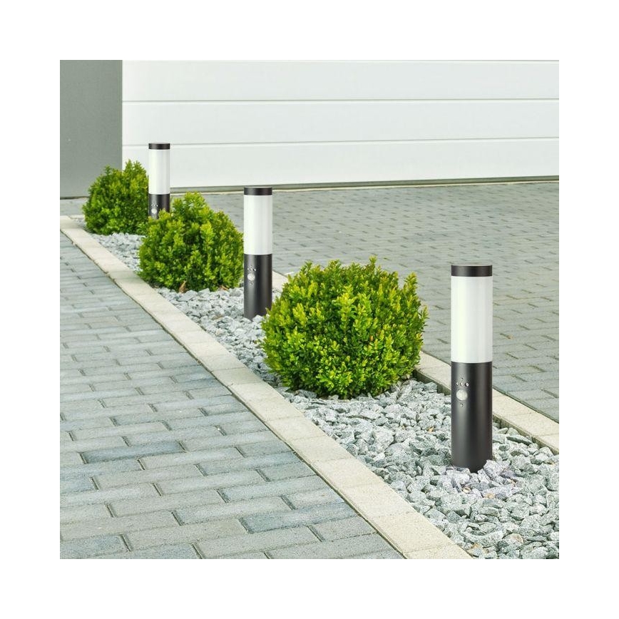 Sensorilla varustettu ulkovalaisin 1xE27 / 60W / 230V IP44 45cm harmaa