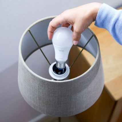 SARJA 2x LED-himmennettävä lamppu A60 E27/9W/230V 2700K Wi-Fi + kaukosäädin - WiZ