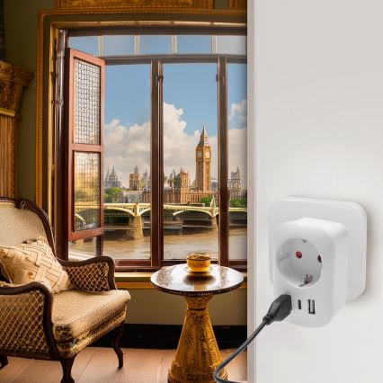Matka-adapteri UK-pistorasiaan 230V 2x USB-A + 1x USB-C