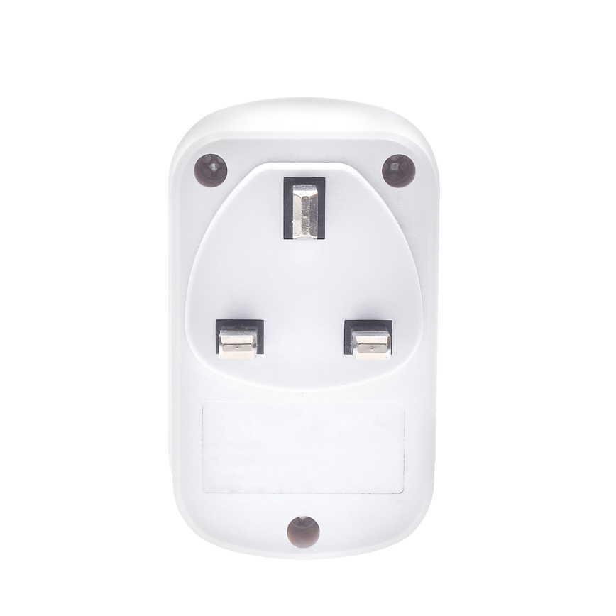 Matka-adapteri UK-pistorasiaan 230V 2x USB-A + 1x USB-C