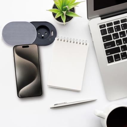Sisäänrakennettu pistoke 1Z + USB A+C