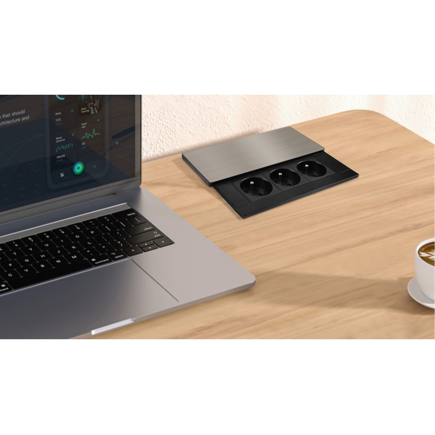 Uppoasennettava pistorasia 3Z