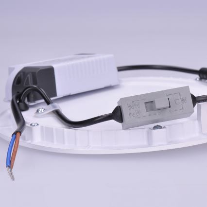 LED upotettava kattovalaisin LED/18W/230V 3000/4000/6000K 22,5x22,5 cm valkoinen
