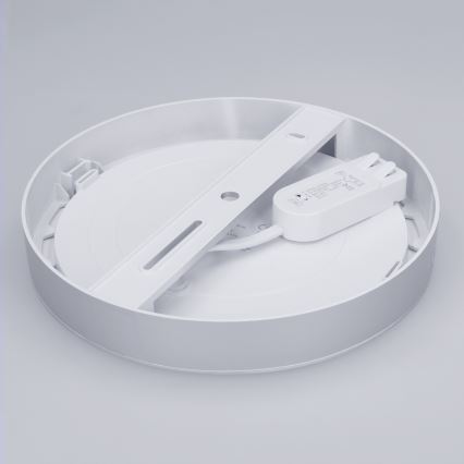 LED-paneeli, pinta- tai alaslaskettava 2-in-1 18W/230V 3000/4000/6000K Ø 22,5 cm IP54 hopea