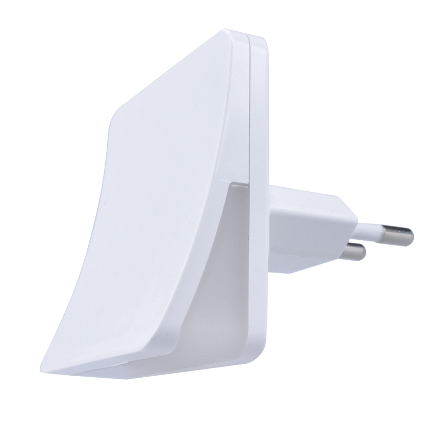 LED-yövalo hämäräanturilla pistorasialle LED/0,5W/230V 3000K