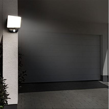 LED-ulkovalonheitin anturilla LED/10W/230V 4000K IP44
