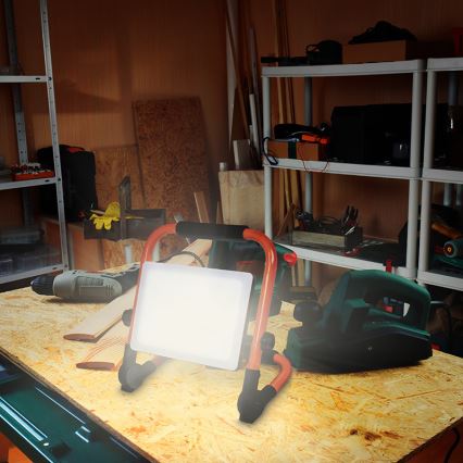 Jalustallinen LED-valonheitin LED/50W/230V 4000K IP65