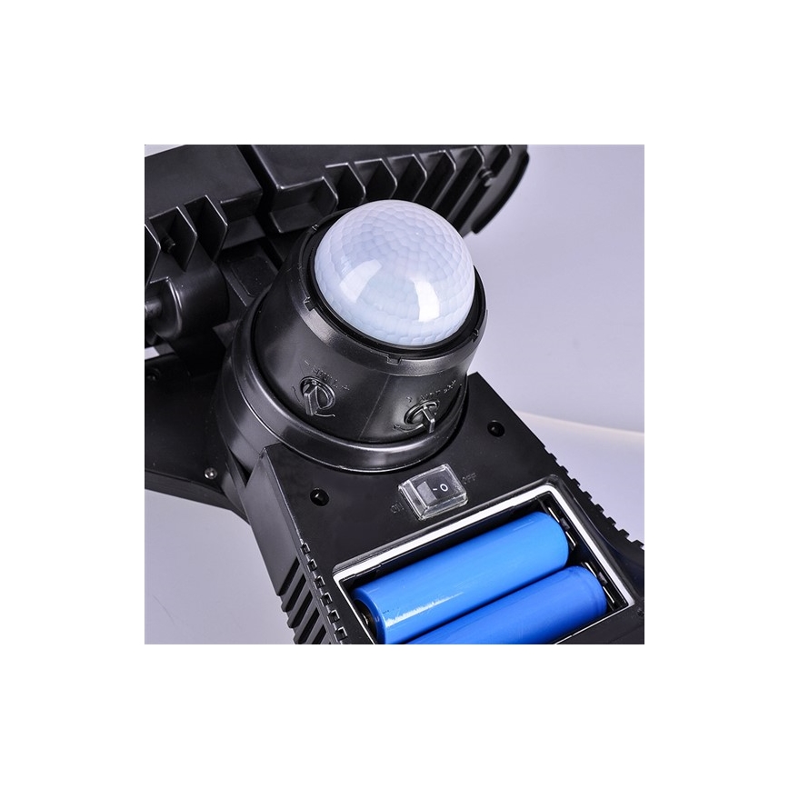 LED-aurinkokenno tulvavalo anturilla 2000mAh LED / 8W / 3,7V IP44