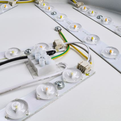 Himmennettävä LED-kattovalaisin LED/36W/230V 3000-6000K + kauko-ohjaus