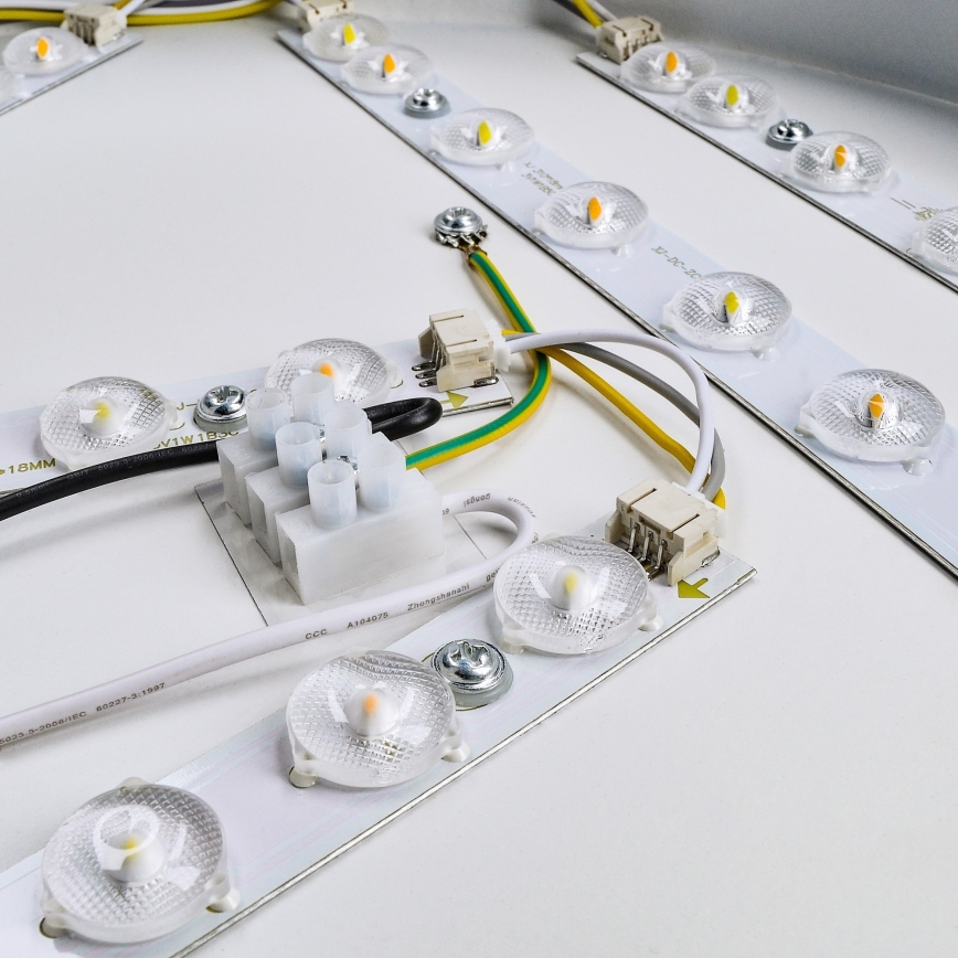 Himmennettävä LED-kattovalaisin LED/36W/230V 3000-6000K + kauko-ohjaus