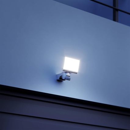 STEINEL 033088 - LED-valonheitin anturilla XLED home 2 LED/14W/230V IP44
