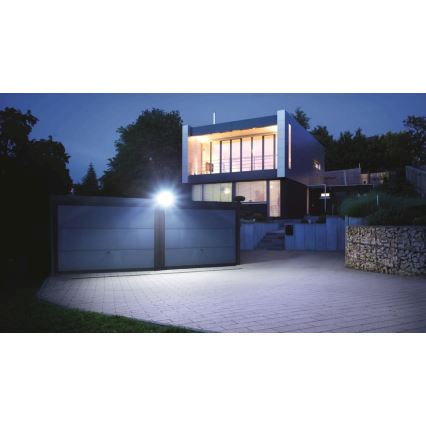 Steinel 068097 - LED-valonheitin XLED PRO 240 LED/19,3W/230V IP44 3000K musta
