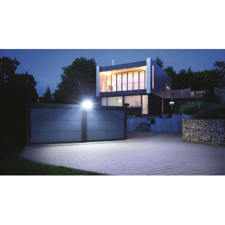 Steinel 068097 - LED-valonheitin XLED PRO 240 LED/19,3W/230V IP44 3000K musta