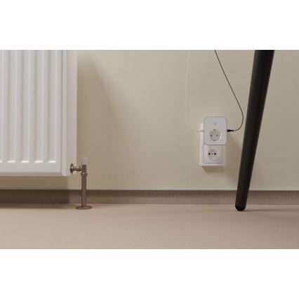 TESLA Smart - Älypistorasia 3690W/230V/16A 2xUSB/24W/5V Wi-Fi Tuya