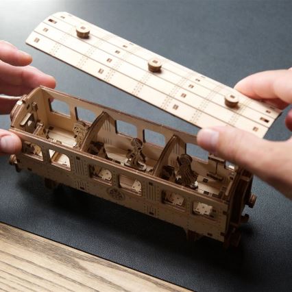 Ugears - 3D puinen mekaaninen palapeli Harry Potter Tylypahkan pikajuna