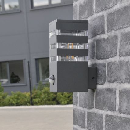 Ulkoseinävalaisin anturilla TEKSAS 1xE27/12W/230V IP44 antrasiitti