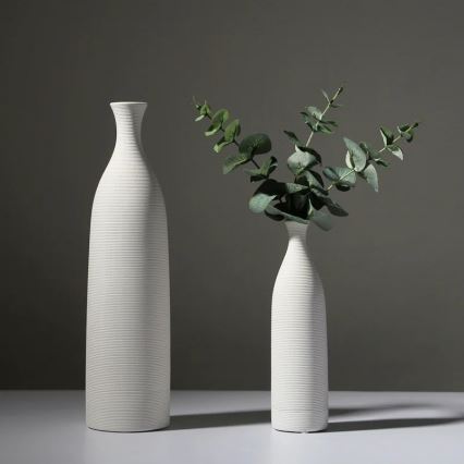 Valkoinen keramiikkavaasi 25 cm