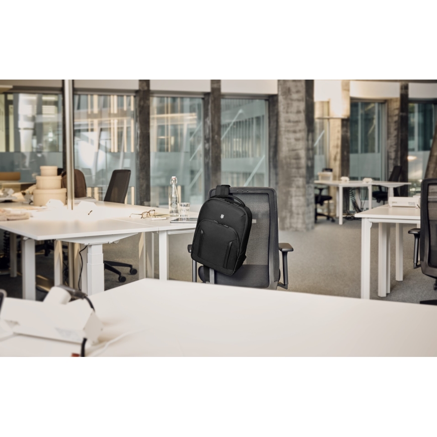 Victorinox - Kannettavan tietokoneen reppu 14" Altmont Professional Kaupunki 14 l musta