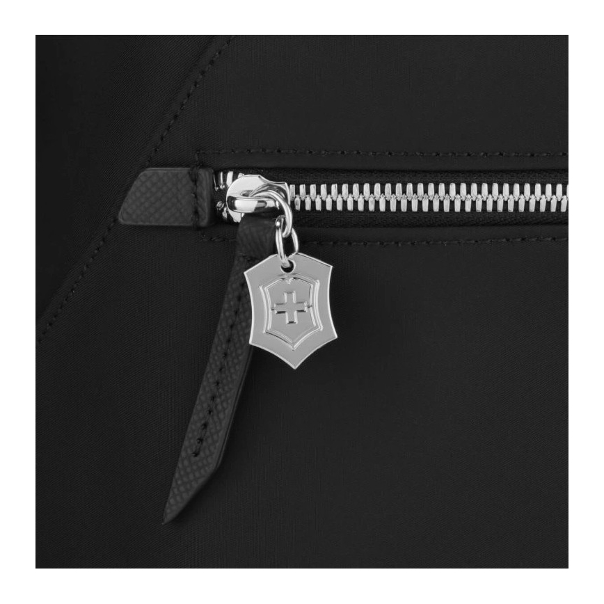Victorinox - Reppu Victoria Signature Deluxe 18 l musta