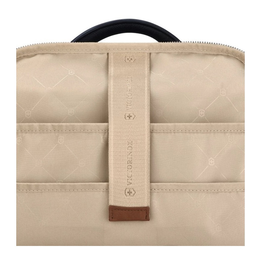 Victorinox - Reppu Victoria Signature Deluxe 18 l musta