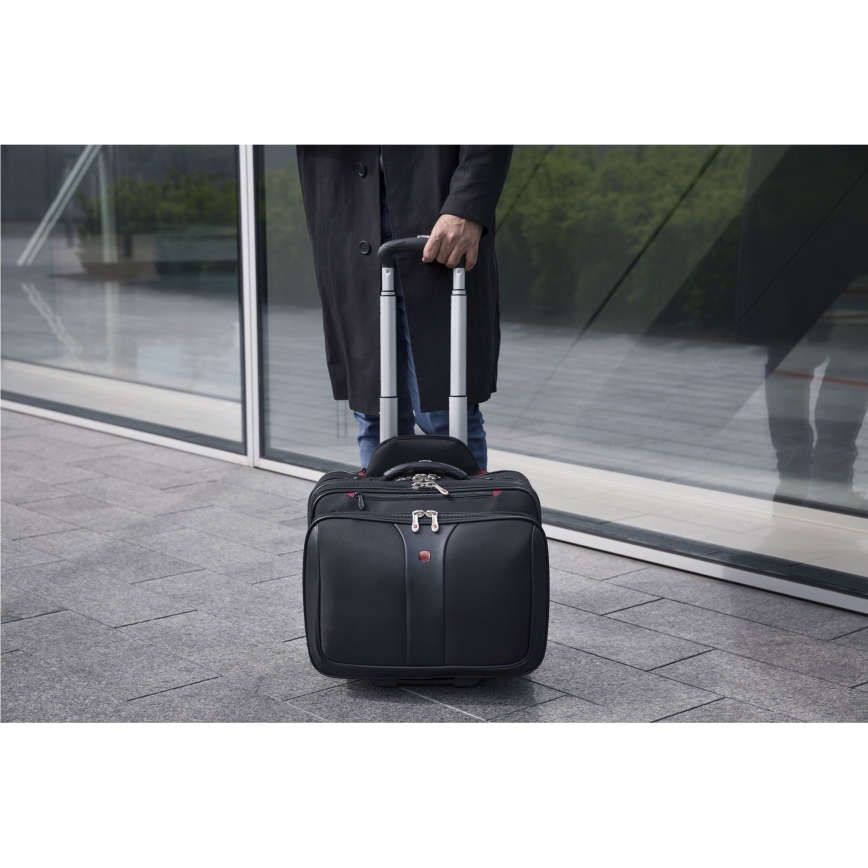 Wenger - Matkalaukku pyörillä 25 l 17" + kannettavan tietokoneen laukku 15,6" Patriot musta