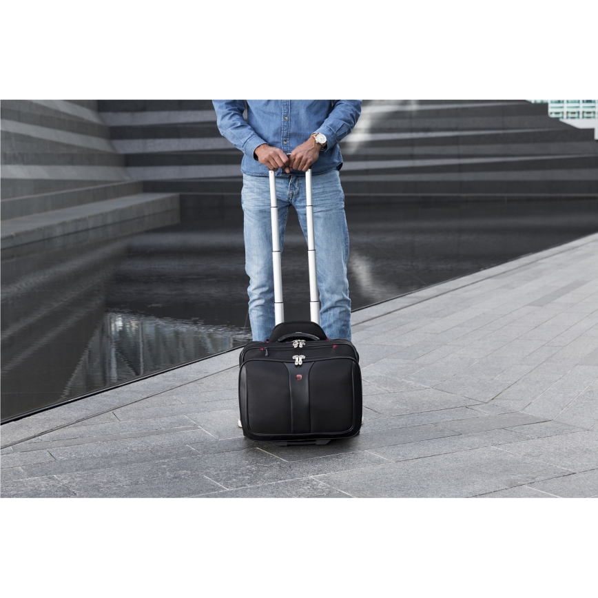 Wenger - Matkalaukku pyörillä 25 l 17" + kannettavan tietokoneen laukku 15,6" Patriot musta