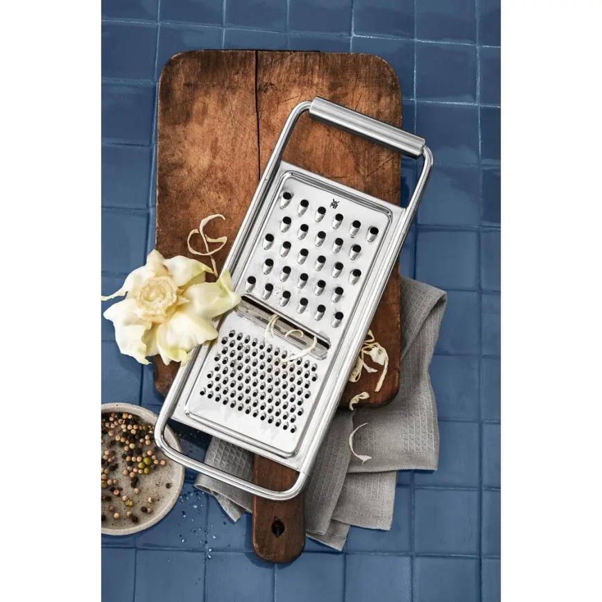 WMF - Monikäyttöinen ruostumattomasta teräksestä valmistettu raastin